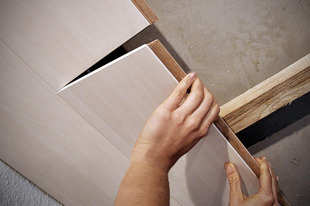 Jak namontovat stropní a nástěnné panely