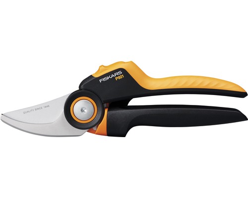 Zahradnické nůžky FISKARS PowerGear™ X P921 vel. M dvoubřité
